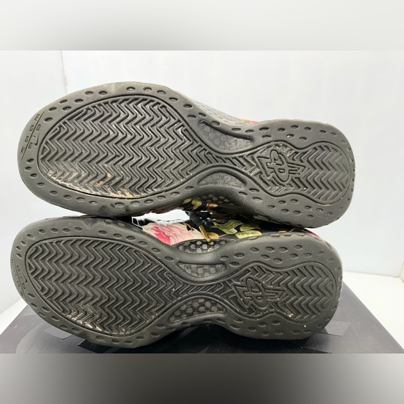 Nike Air Foamposite One Floral Women’s Sneakers Size 8.5 AA3963-002 - Picture 7 of 8